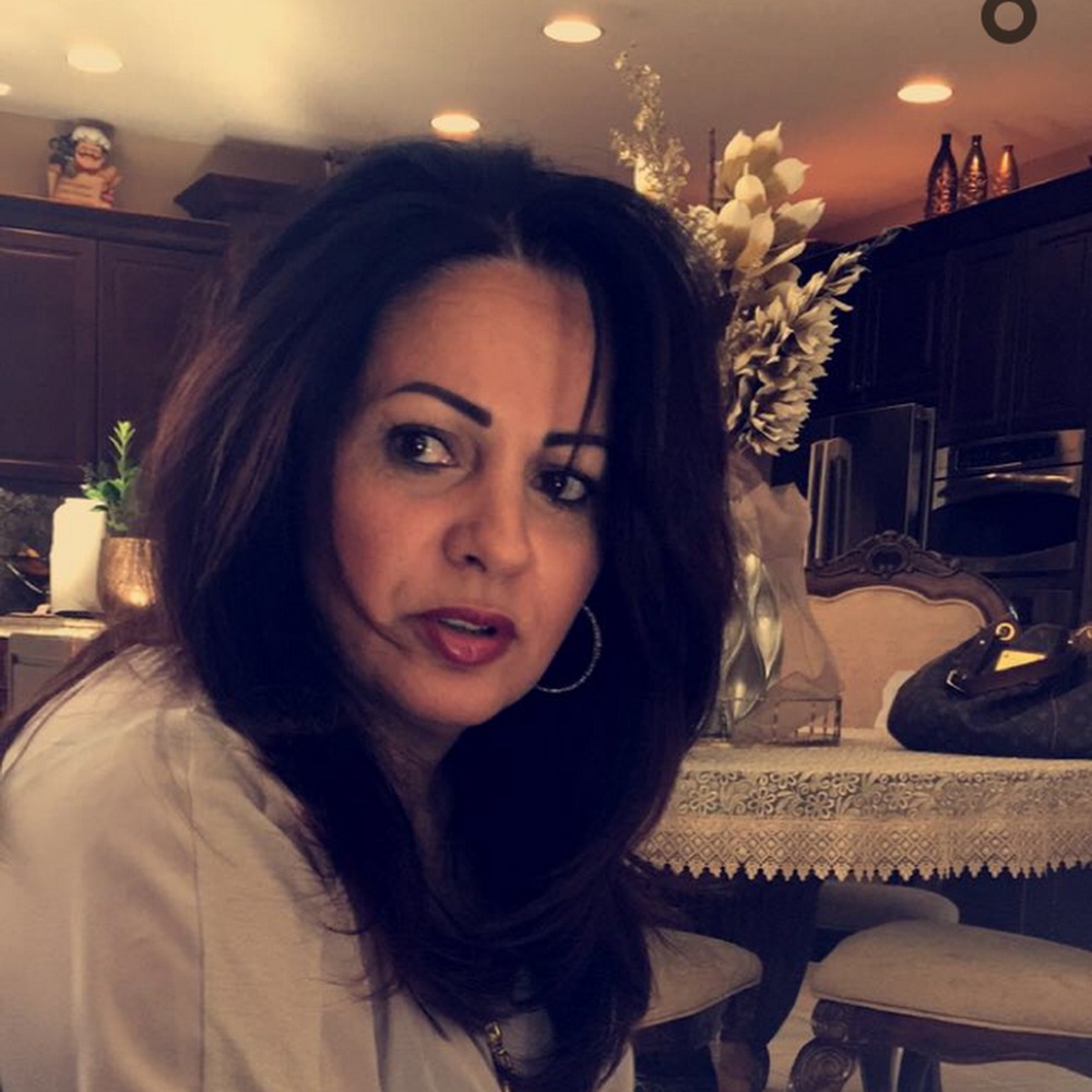 Meet your Posher, Manal